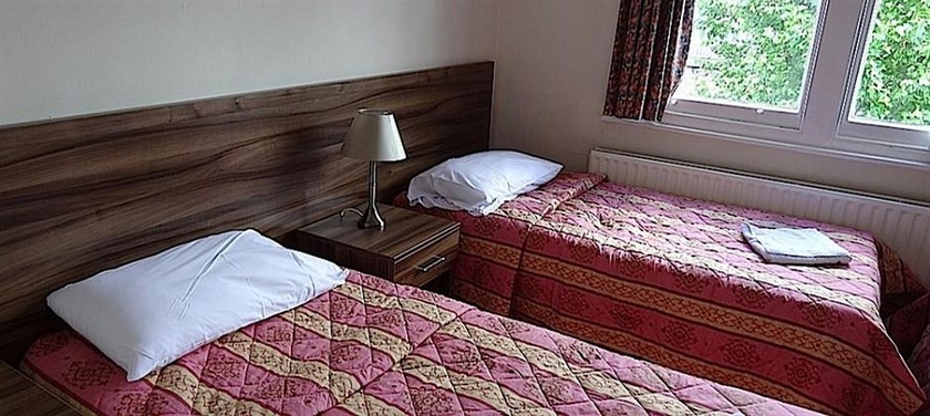 Imagen de la habitación del Hotel Oyo National. Foto 11