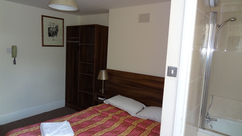 Imagen de la habitación del Hotel Oyo National. Foto 12