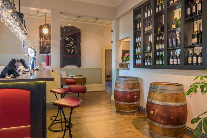 Imagen de la habitación del Hotel Oyo Orestone Manor. Foto 3