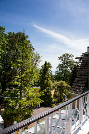 Imagen del bar/restaurante del Hotel Oyo Orestone Manor. Foto 2