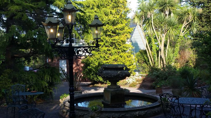 Imagen de la habitación del Hotel Oyo Orestone Manor. Foto 12