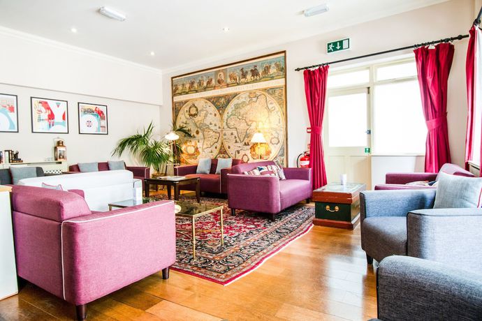 Imagen de los interiores del Hotel Oyo Orestone Manor. Foto 19