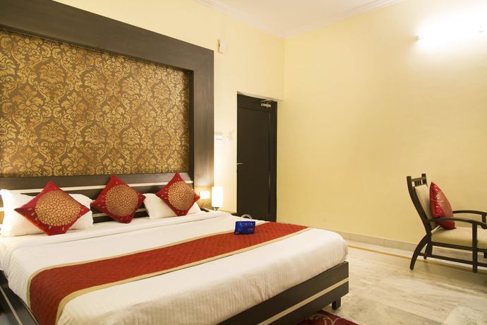 Imagen de los interiores del Hotel Oyo Premium Shyam Nagar. Foto 12