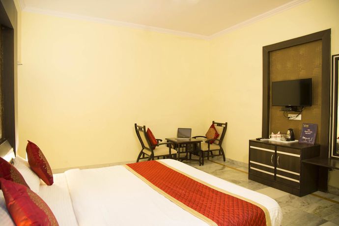 Imagen de los interiores del Hotel Oyo Premium Shyam Nagar. Foto 13