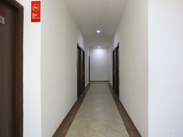 Imagen de los interiores del Hotel Oyo Rooms C - Scheme. Foto 18