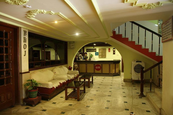 Imagen del bar/restaurante del Hotel Oyo Rooms Mahmoorganj. Foto 2