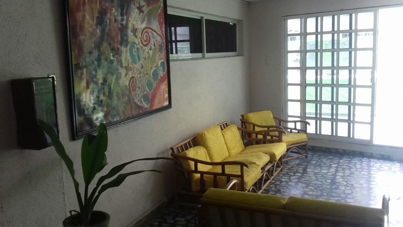 Imagen de los interiores del Hotel Oyo San Martin. Foto 7