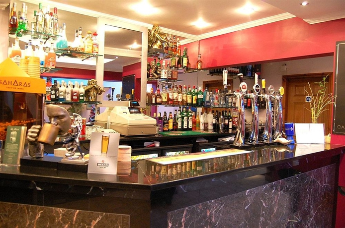 Imagen del bar/restaurante del Hotel Oyo Shilton Inn. Foto 3