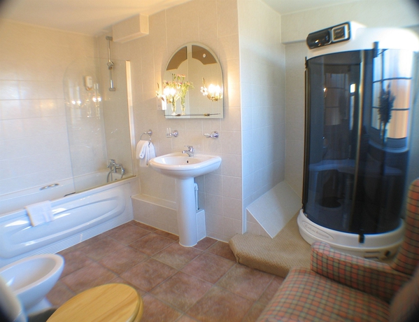 Imagen de la habitación del Hotel Oyo Shilton Inn. Foto 5