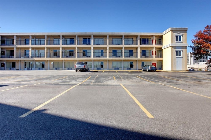 Imagen de los exteriores del Hotel Oyo St. Louis Lambert Airport. Foto 15