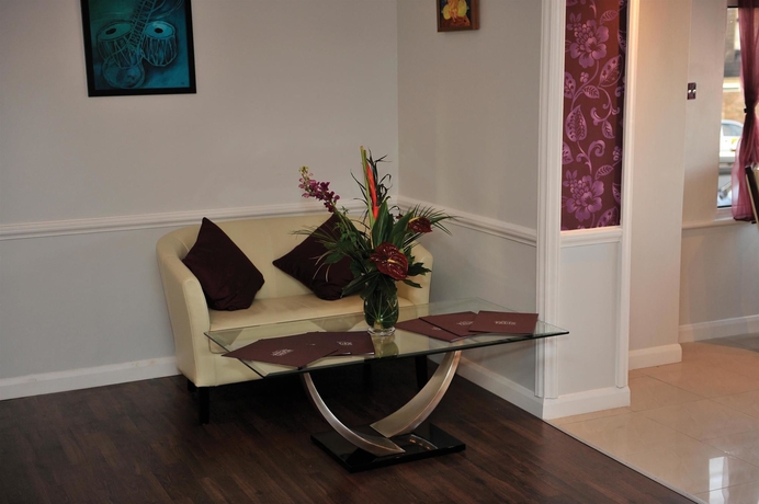 Imagen de los interiores del Hotel Oyo Stade Court. Foto 11