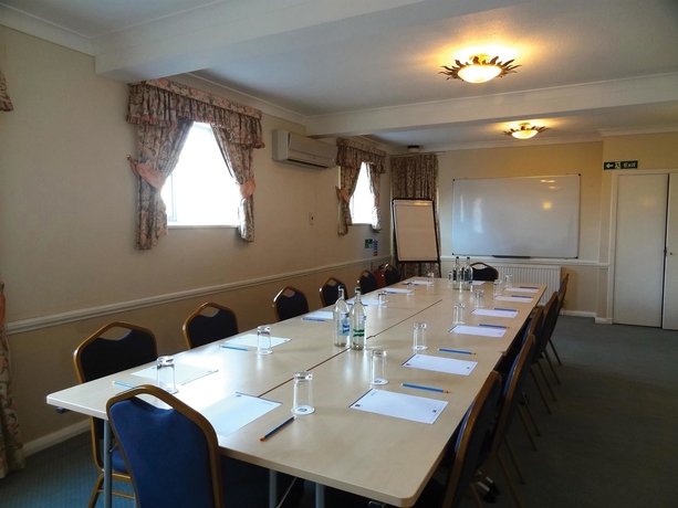 Imagen de los interiores del Hotel Oyo Stade Court. Foto 15