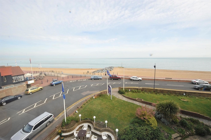 Imagen general del Hotel Oyo Stade Court. Foto 5