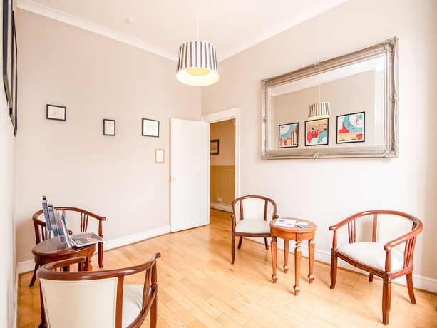 Imagen de los interiores del Hotel Oyo The Regency, Clifton Bristol. Foto 15