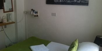 Imagen de la habitación del Hotel Oyo The Shores. Foto 12