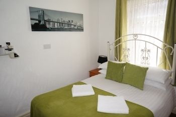 Imagen de la habitación del Hotel Oyo The Shores. Foto 13