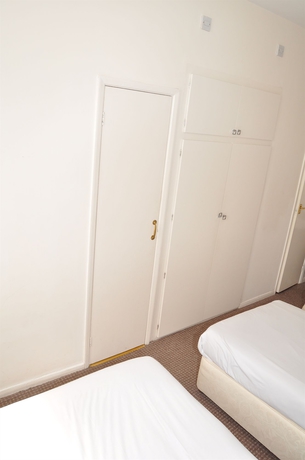 Imagen de la habitación del Hotel Oyo The Strand. Foto 6