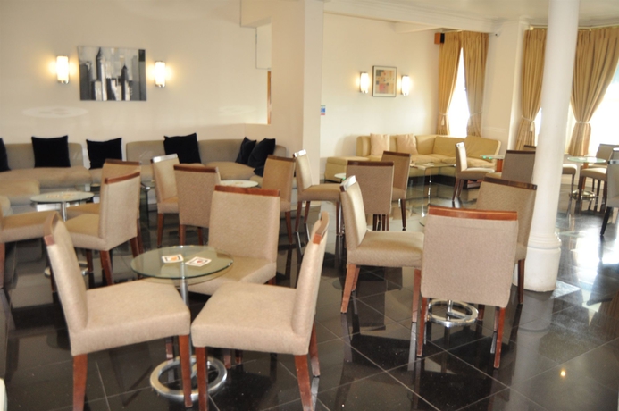 Imagen de los interiores del Hotel Oyo The Strand. Foto 16