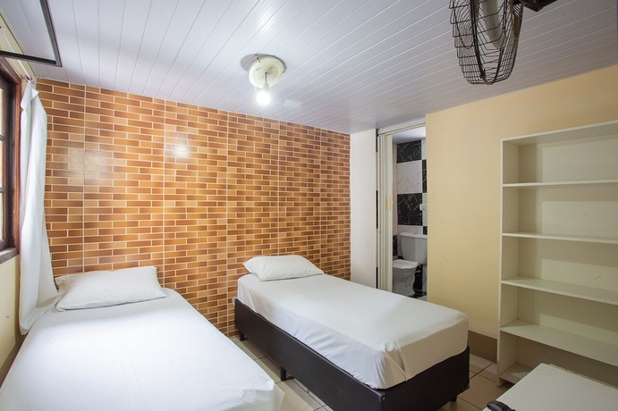 Imagen de la habitación del Hotel Oyo Toka Do Skillo. Foto 10