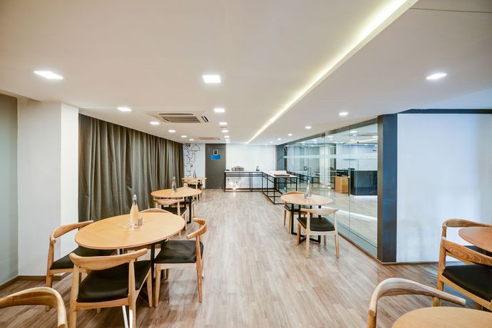 Imagen del bar/restaurante del Hotel Oyo Townhouse 030 Ashram Road Ahmedabad. Foto 3