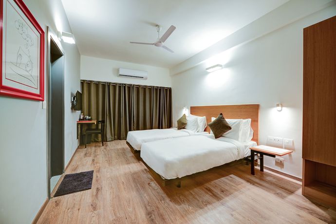 Imagen de los interiores del Hotel Oyo Townhouse 030 Ashram Road Ahmedabad. Foto 19
