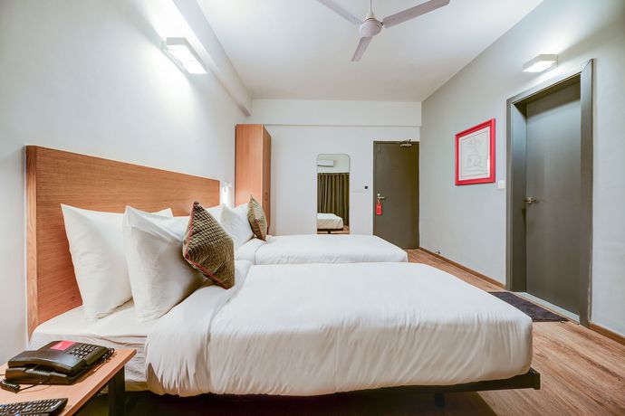 Imagen de los interiores del Hotel Oyo Townhouse 030 Ashram Road Ahmedabad. Foto 20