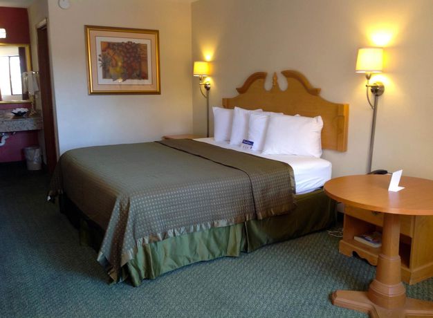 Imagen de la habitación del Hotel Oyo Tulsa International Airport. Foto 7