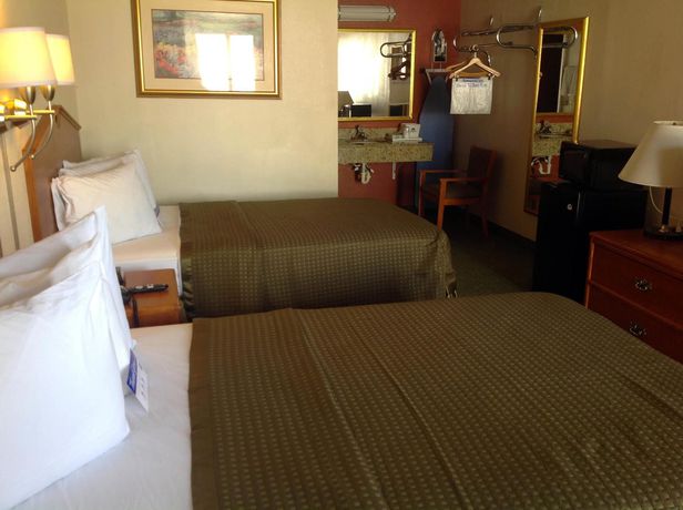 Imagen de la habitación del Hotel Oyo Tulsa International Airport. Foto 9