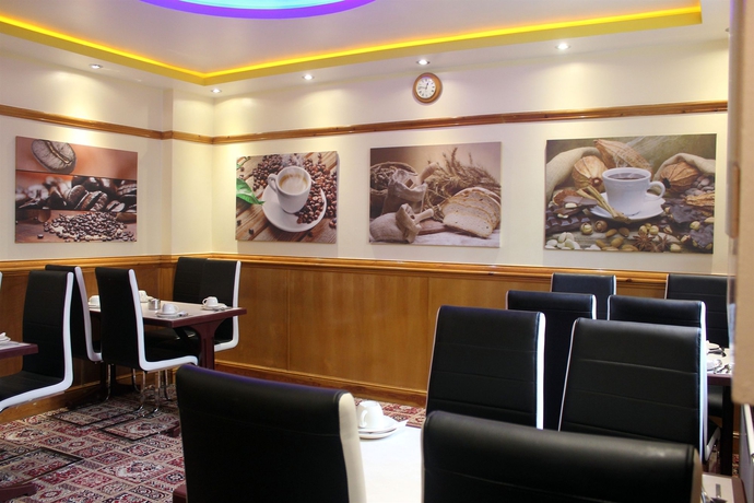 Imagen del bar/restaurante del Hotel Oyo Vegas. Foto 3