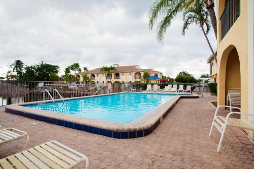 Imagen de la piscina del Hotel Oyo Waterfront - Cape Coral/fort Myers, Fl. Foto 20