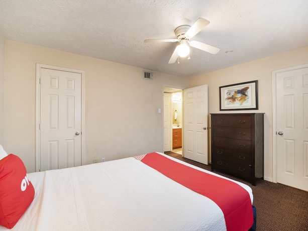 Imagen de la habitación del Hotel Oyo and Apartments Houston Galleria. Foto 9