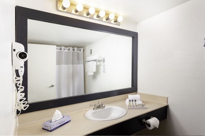 Imagen de la habitación del Hotel Oyo and Casino Las Vegas. Foto 6