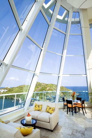 Imagen de los interiores del Hotel Oyster Bay Beach Resort. Foto 15