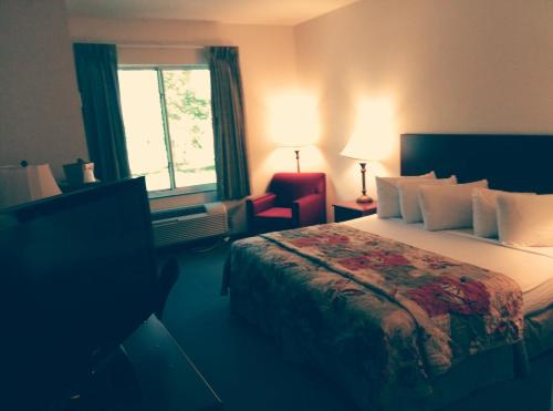 Imagen general del Hotel Oyster Point Inn & Suites. Foto 1