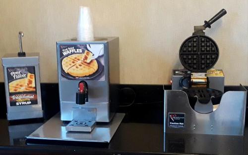 Imagen general del Hotel Oyster Point Inn & Suites. Foto 3