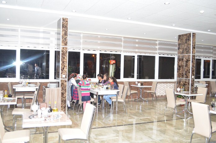 Imagen del bar/restaurante del Hotel Oz Cavusoglu. Foto 3