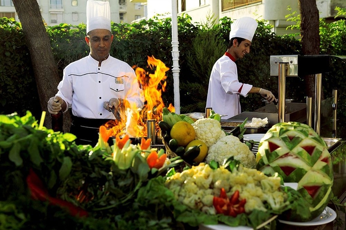 Imagen del bar/restaurante del Hotel Oz Hotels Antalya Resort and Spa Adult +16. Foto 2