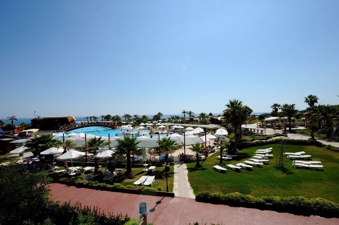 Imagen de los exteriores del Hotel Oz Hotels İncekum Beach Resort. Foto 6