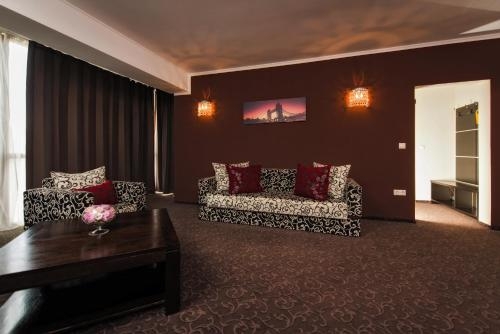 Imagen de la habitación del Hotel Ozana. Foto 7