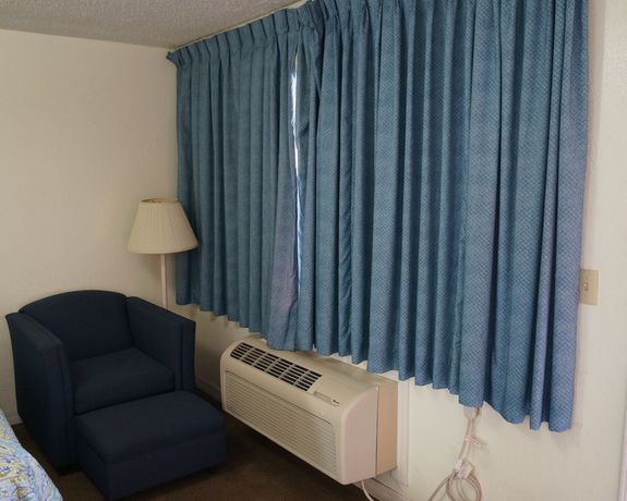 Imagen de los interiores del Hotel Ozark Inn and Suites. Foto 9