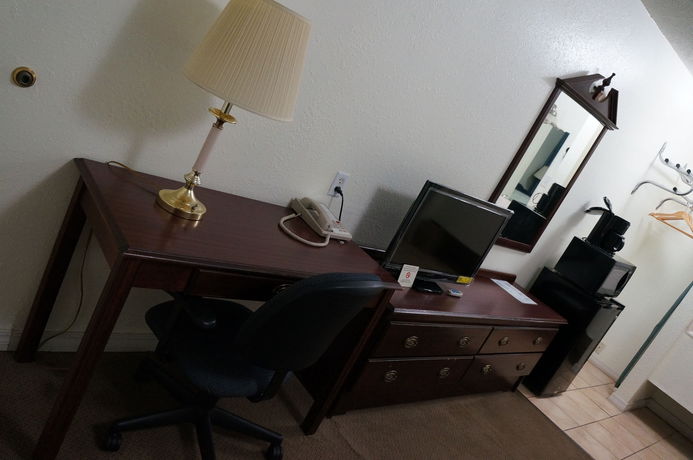 Imagen de los interiores del Hotel Ozark Inn and Suites. Foto 12