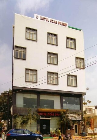 Imagen general del Hotel Ozas Grand. Foto 1