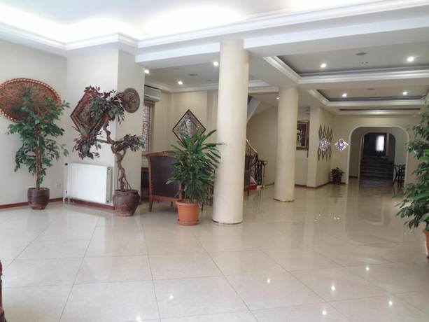 Imagen de los interiores del Hotel Ozilhan. Foto 18