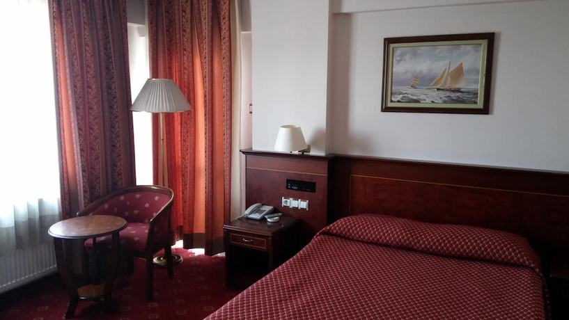 Imagen de la habitación del Hotel Ozilhan. Foto 6