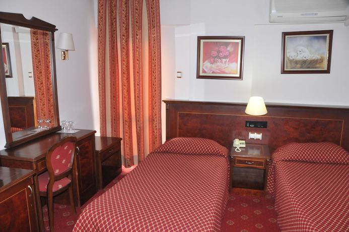 Imagen de la habitación del Hotel Ozilhan. Foto 10