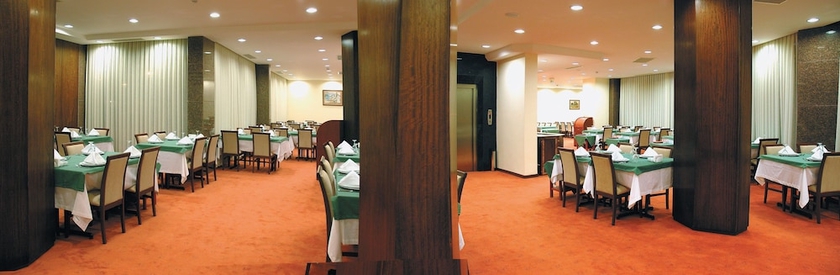 Imagen del bar/restaurante del Hotel Ozkaymak Park. Foto 4