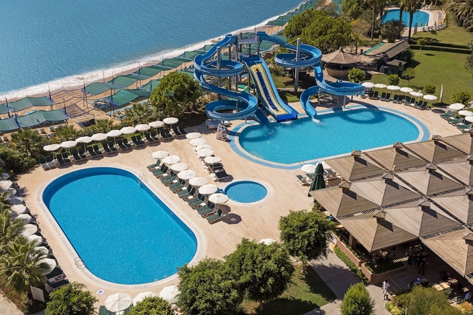 Imagen de la piscina del Hotel Ozkaymak Select. Foto 19