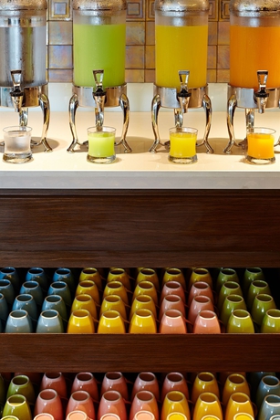 Imagen del bar/restaurante del Hotel Ozo Chaweng Samui. Foto 10