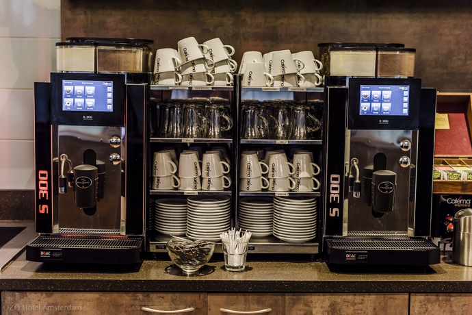Imagen del bar/restaurante del Hotel Ozo Hotels Arena Amsterdam. Foto 3
