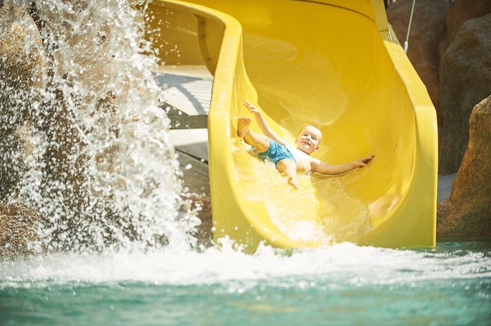 Imagen de la piscina del Hotel Ozo North Pattaya. Foto 19